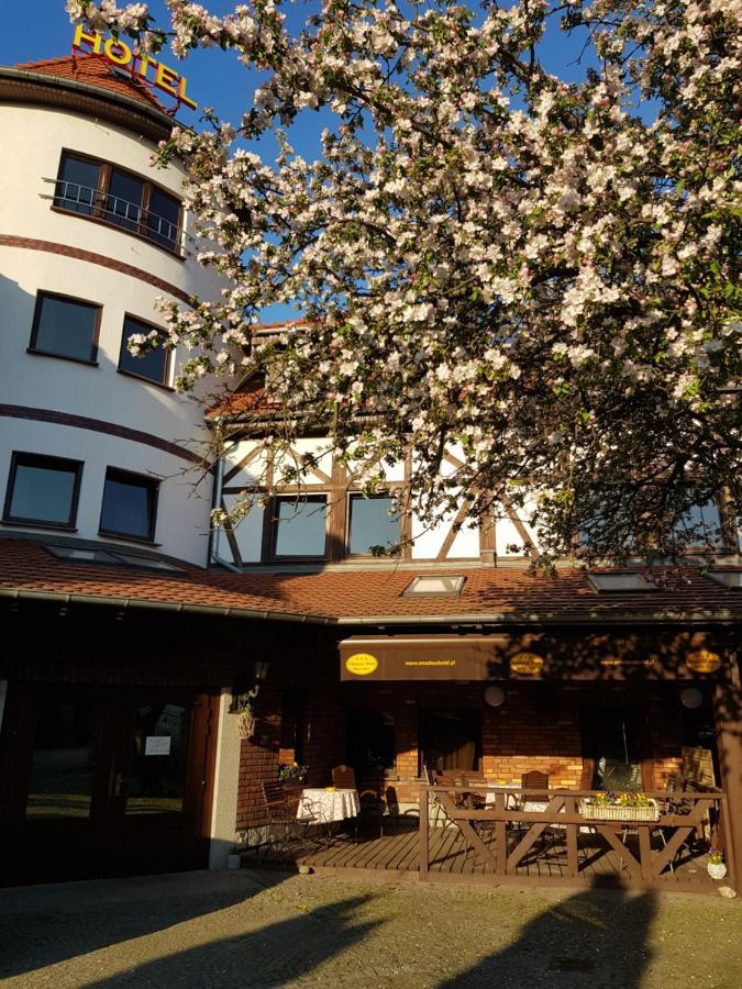 Amadeus Hotel Zielona Gora Экстерьер фото