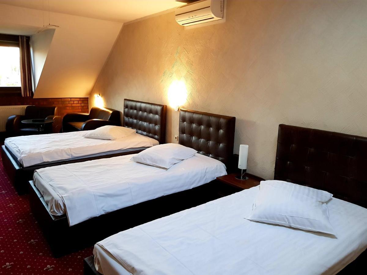 Amadeus Hotel Zielona Gora Экстерьер фото